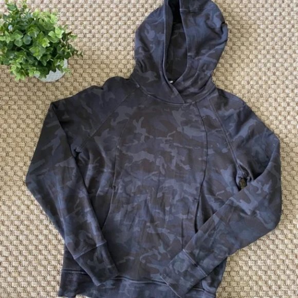 Lululemon Scuba Pullover Hoodie Camo Black Grey Long Sleeve Size 12 - Picture 4 of 5